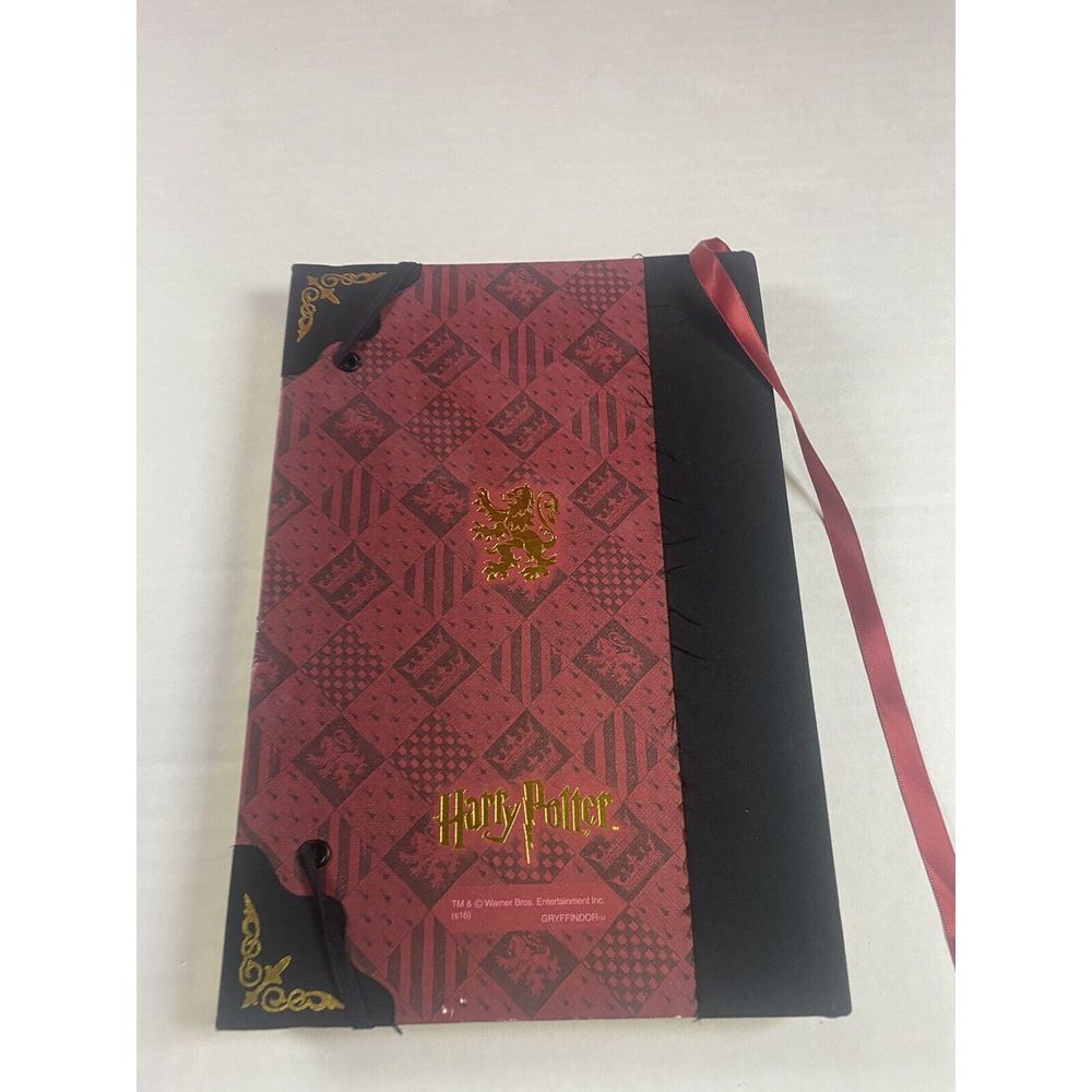 The Noble Collection Harry Potter Gryffindor Journal Notebook Crest Accent‎
